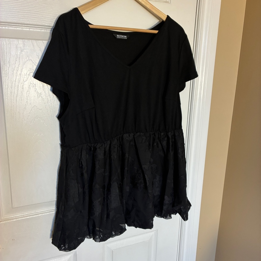 BloomChic Black Babydoll Blouse Floral Lace Hem V-Neck Plus Size 18-20
